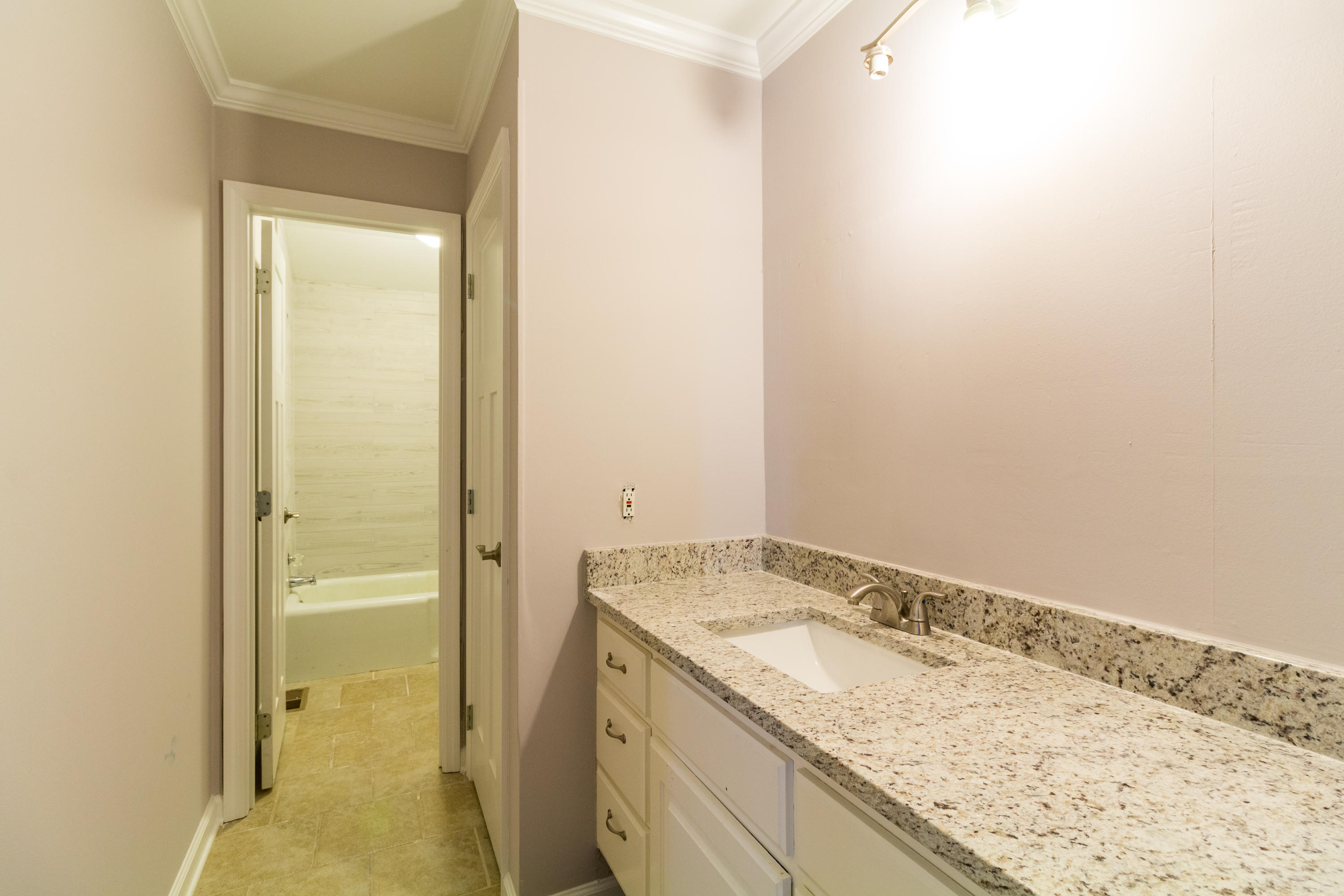 892 Shady Fork Road Chattanooga, TN 37421 - Photo 14 of 29 hallway bath
