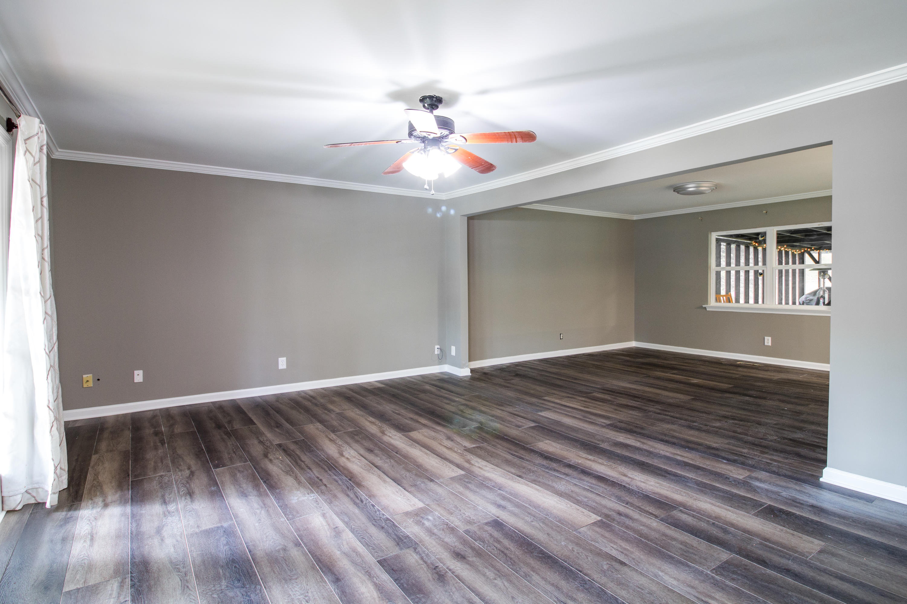 892 Shady Fork Road Chattanooga, TN 37421 - Photo 8 of 29 living1