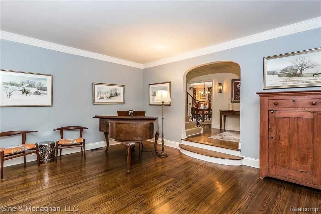 53 Cloverly Road Grosse Pointe, MI 48236 - Photo 14 of 66 015-Living_Room-3695280-medium.jpg