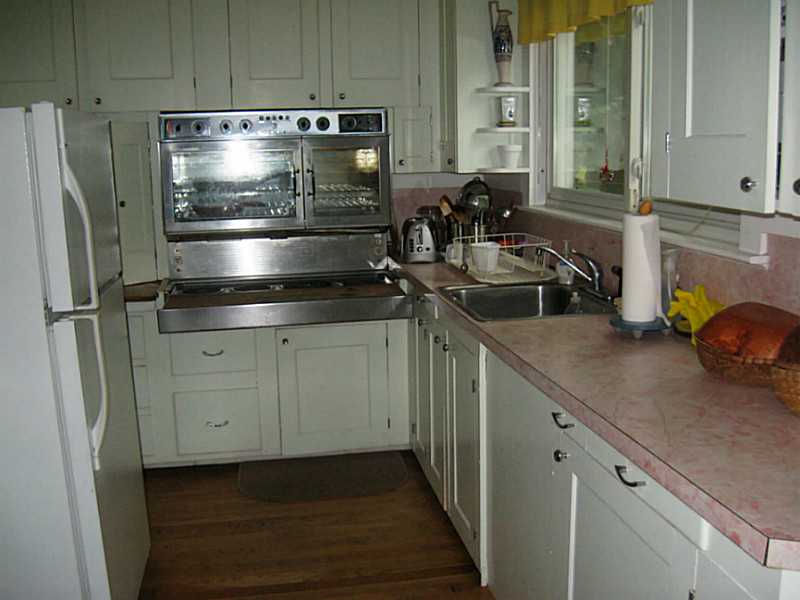 65 Spring Street Hopkinton, RI 02832 - Photo 5 of 17 Kitchen.