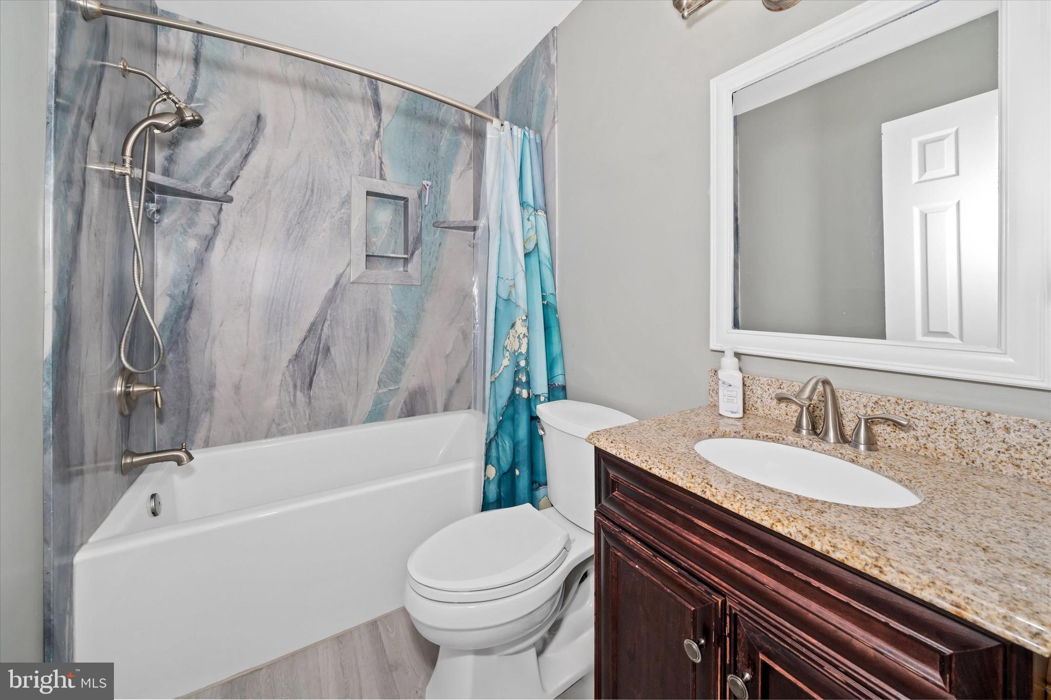 40 Shady Drive East Newark, DE 19713 - Photo 11 of 33 Updated Full Bath