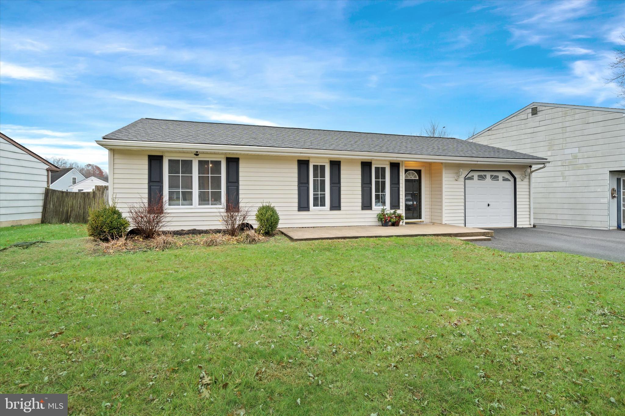 40 Shady Drive East Newark, DE 19713 - Photo 3 of 33 Front angle
