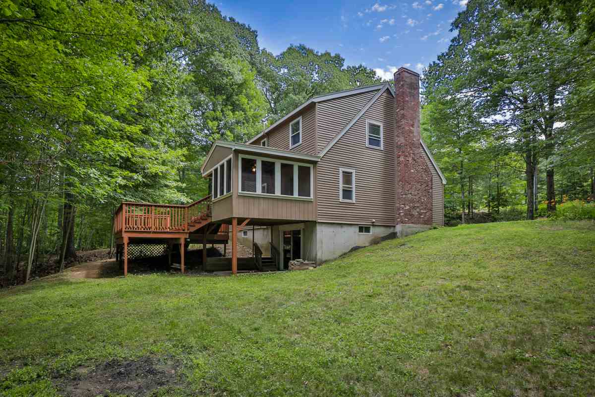 57 Clement Road Bow, NH 03304 - Photo 4 of 38