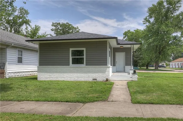 $179,900 | 702 West Kansas Street, Pittsburg, KS 66762