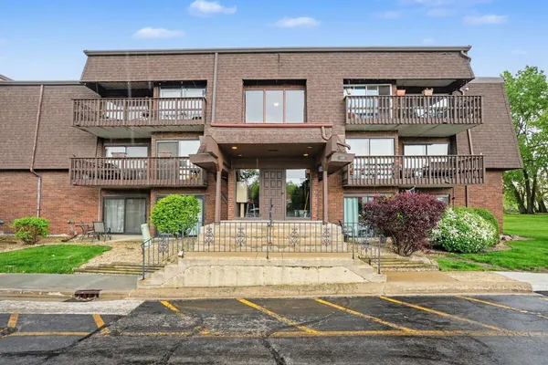 $125,000 | 1619 Richmond Street, Unit 205, Joliet, IL 60435