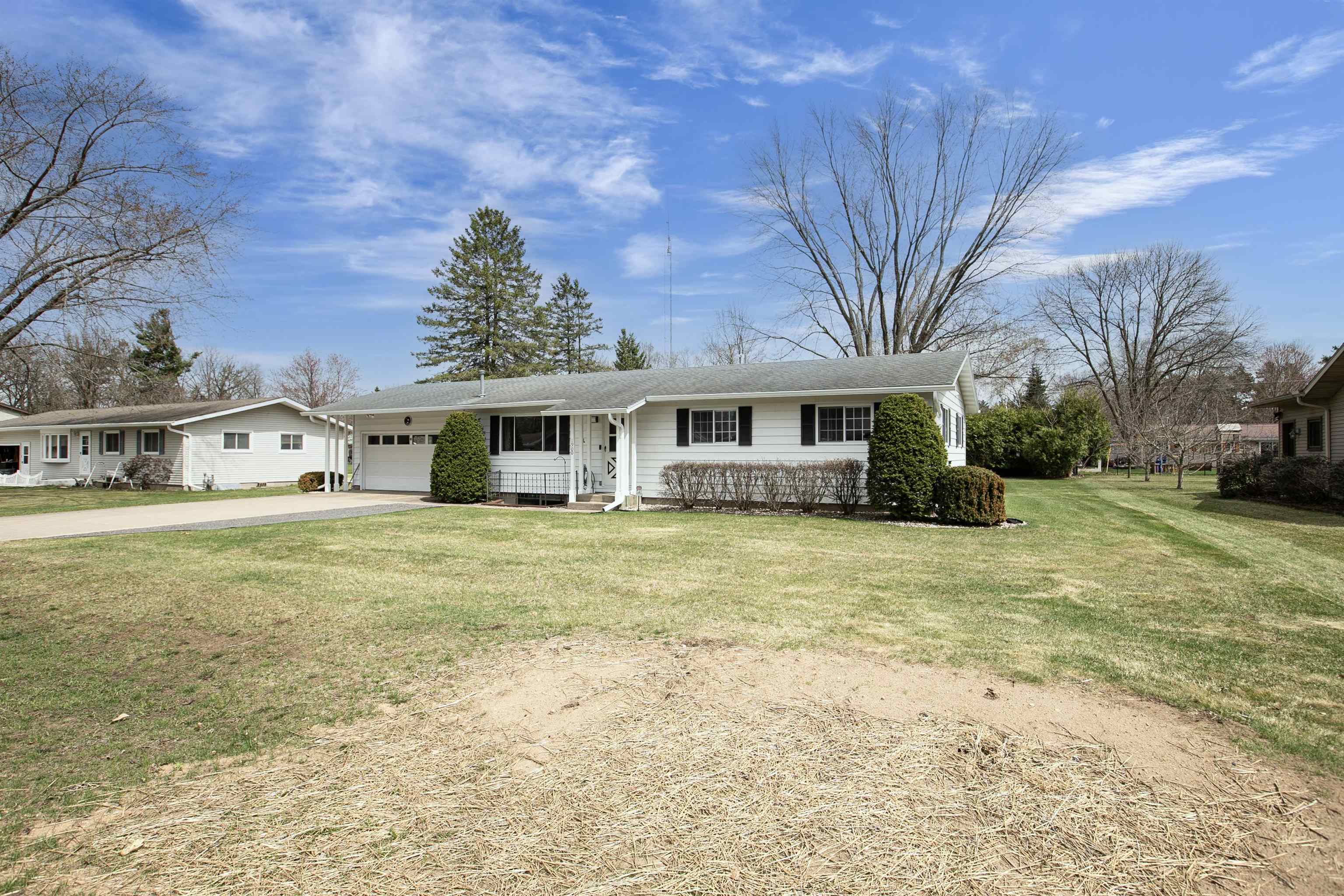1900 Julie Lane Stevens Point, WI 54481 - Photo 3 of 47