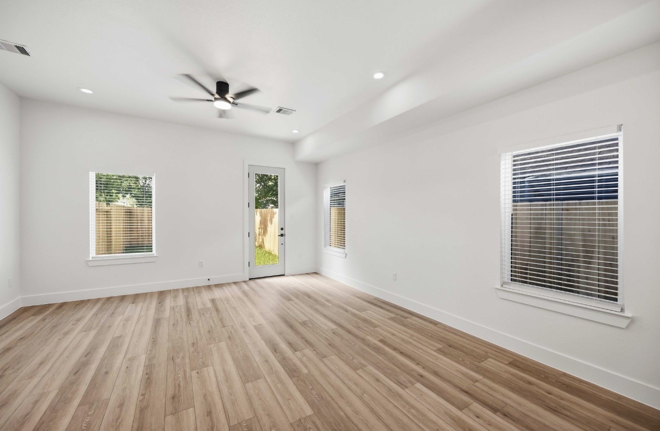7977 Angus Houston, TX 77028 - Photo 5 of 16
