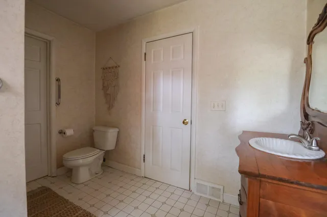 $390,000 | 921 West Kilgore Road, Portage, MI 49024