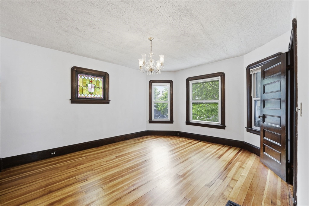 181-183 Northampton Avenue Springfield, MA 01109 - Photo 13 of 40