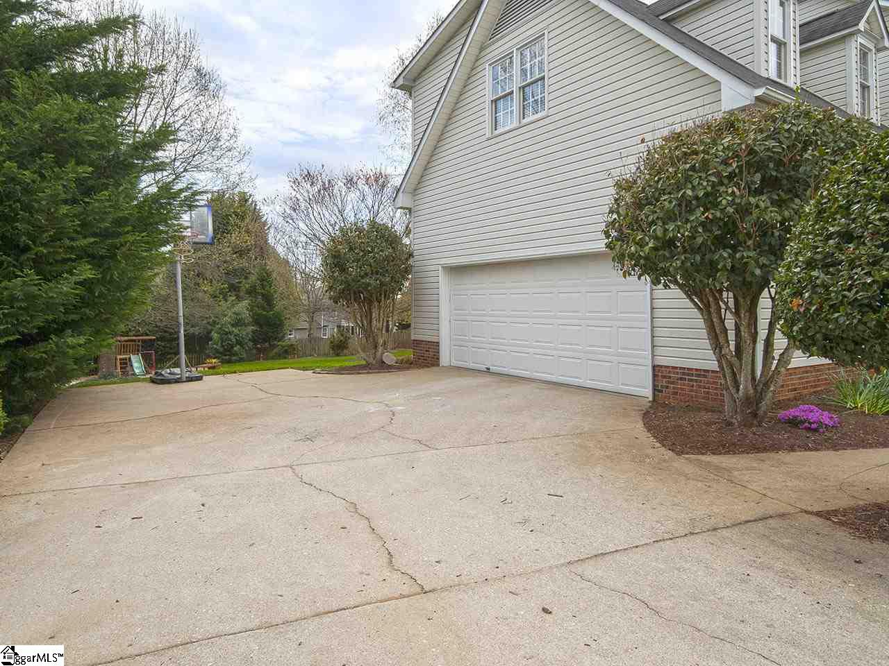 210 Roberts Farm Road Simpsonville, SC 29681 - Photo 3 of 33 Gallery Image 3