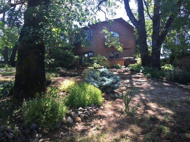 1350 Boundary Road Grants Pass, OR 97527 - Photo 3 of 30 Easy care landscaping