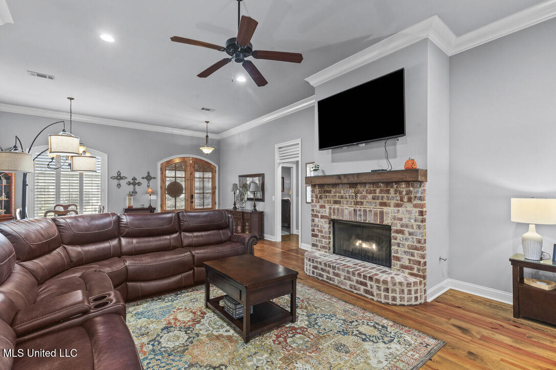 141 Camden Shores Madison, MS 39110 - Photo 5 of 33 001F09C3-F0EB-49AA-8E8F-CBB74F6D11D4_1_1