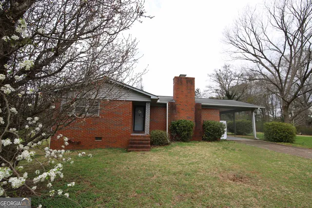 $1,550 | 121 Alton Drive, LaGrange, GA 30241
