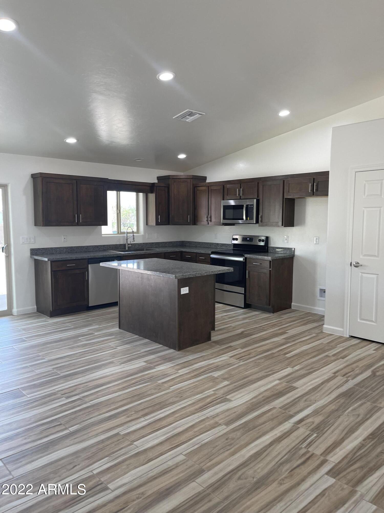 465 Tapiz Court Rio Rico, AZ 85648 - Photo 4 of 23 IMG_9536