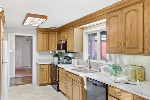$775,000 | 15 Old Marlboro Road, Maynard, MA 01754
