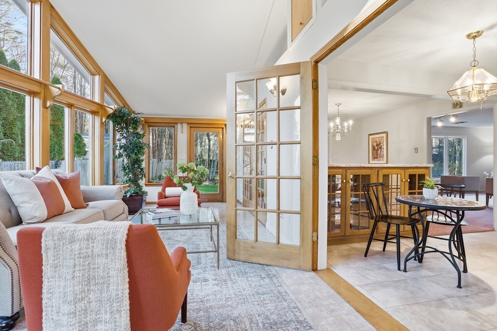 15 Old Marlboro Road Maynard, MA 01754 - Photo 3 of 36