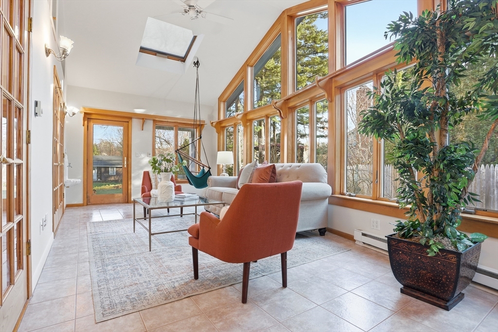 15 Old Marlboro Road Maynard, MA 01754 - Photo 4 of 36