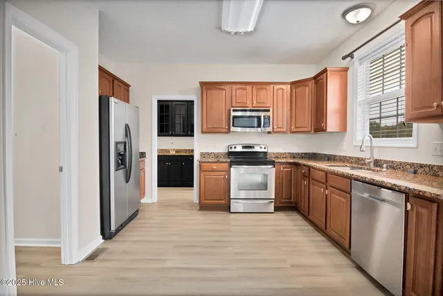 $2,350 | 817 Willbrook Circle, Sneads Ferry, NC 28460