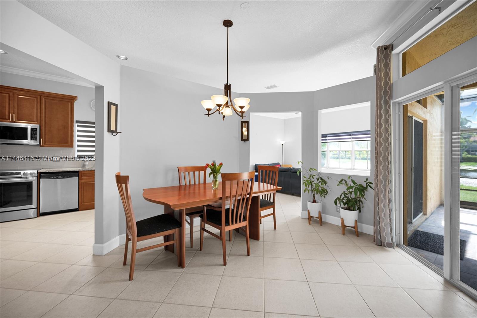 3856 Falcon Ridge Circle Weston, FL 33331 - Photo 5 of 33 Gallery Image 5