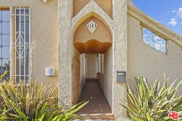a view of a entryway of a house