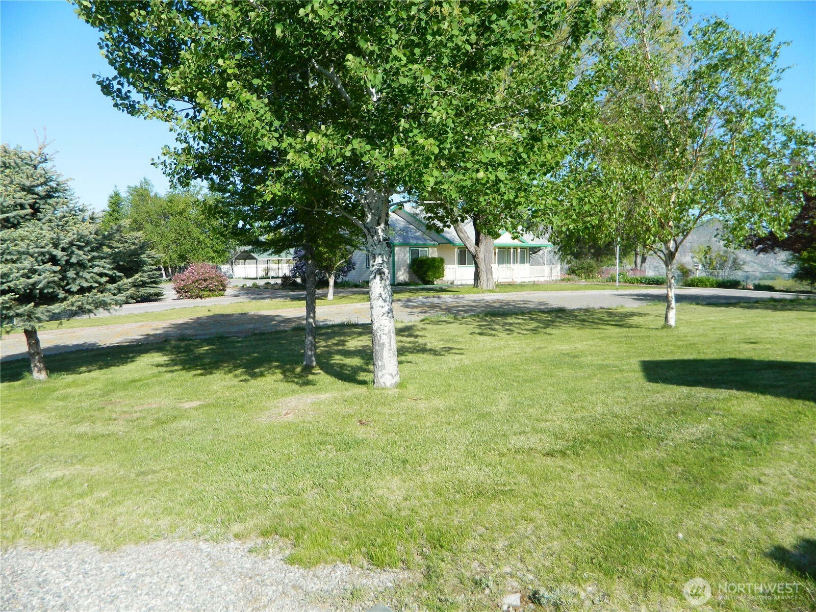 23 Valley View Drive Tonasket, WA 98855 - Photo 4 of 26