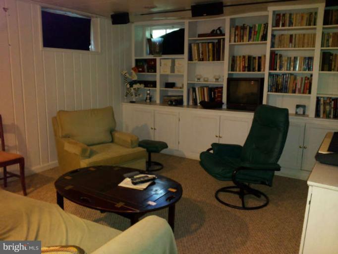 5902 Harwick Road Bethesda, MD 20816 - Photo 14 of 15 Interior (General)