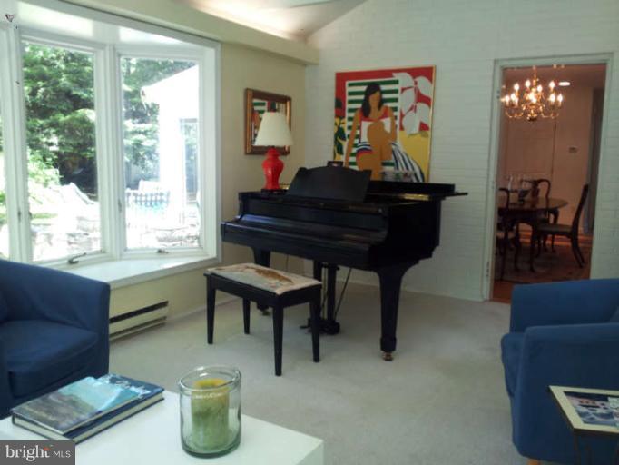 5902 Harwick Road Bethesda, MD 20816 - Photo 4 of 15 Interior (General)
