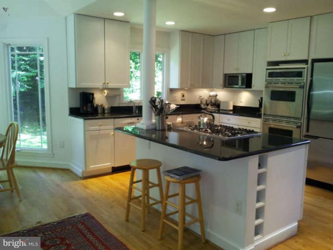 5902 Harwick Road Bethesda, MD 20816 - Photo 9 of 15 Kitchen