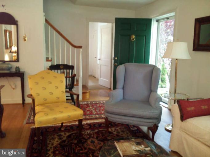 5902 Harwick Road Bethesda, MD 20816 - Photo 10 of 15 Living Room