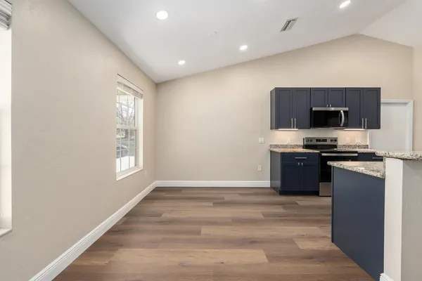 $2,075 | 6523 Northwest 109th Place, Unit A, Alachua, FL 32615