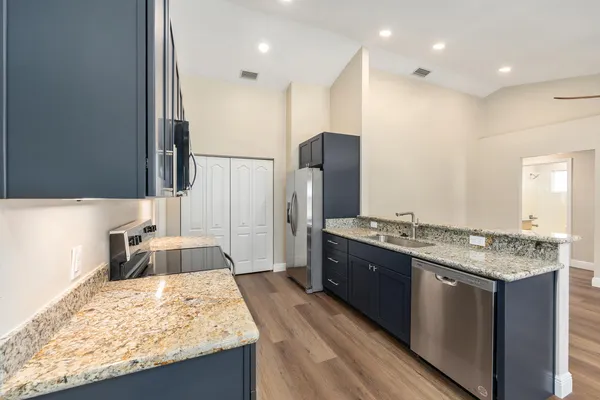 $2,075 | 6523 Northwest 109th Place, Unit A, Alachua, FL 32615