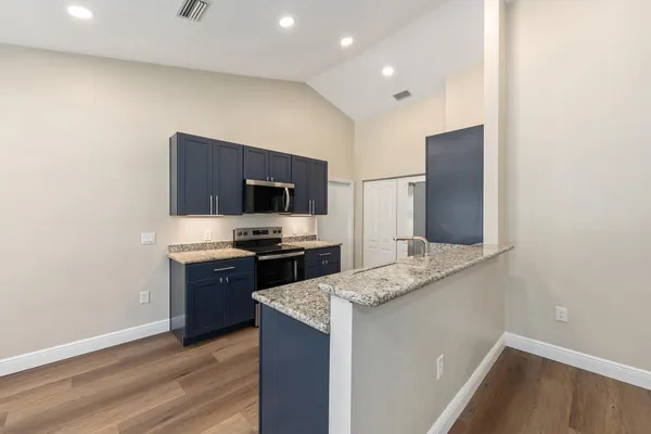 $2,075 | 6523 Northwest 109th Place, Unit A, Alachua, FL 32615