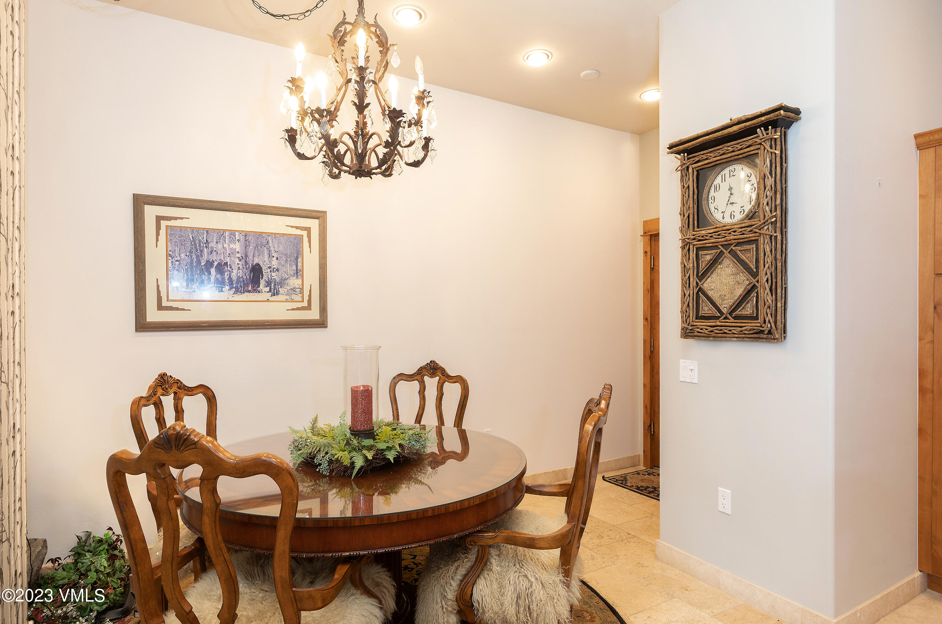 295 Main Street, Unit R304 Edwards, CO 81632 - Photo 7 of 16 0E7A0039