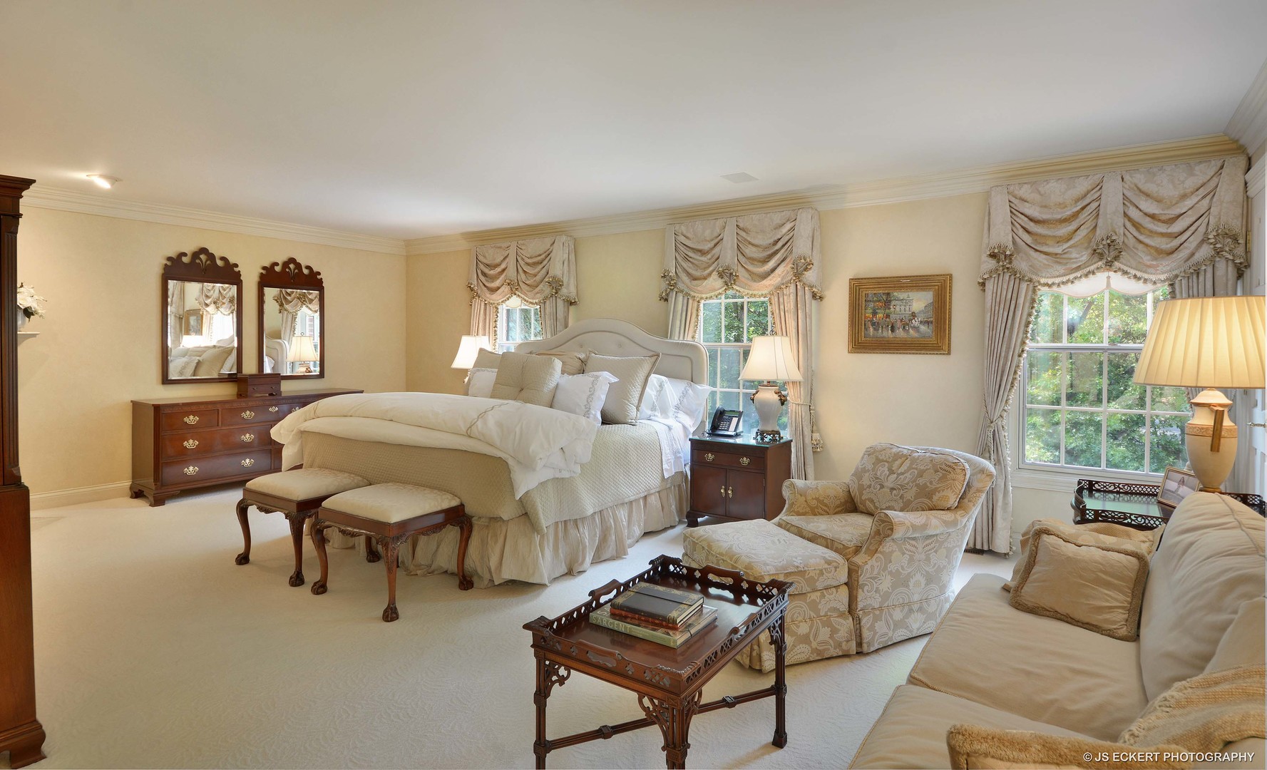 191 North Mayflower Road Lake Forest, IL 60045 - Photo 19 of 36 a bedroom with furniture and a large window
