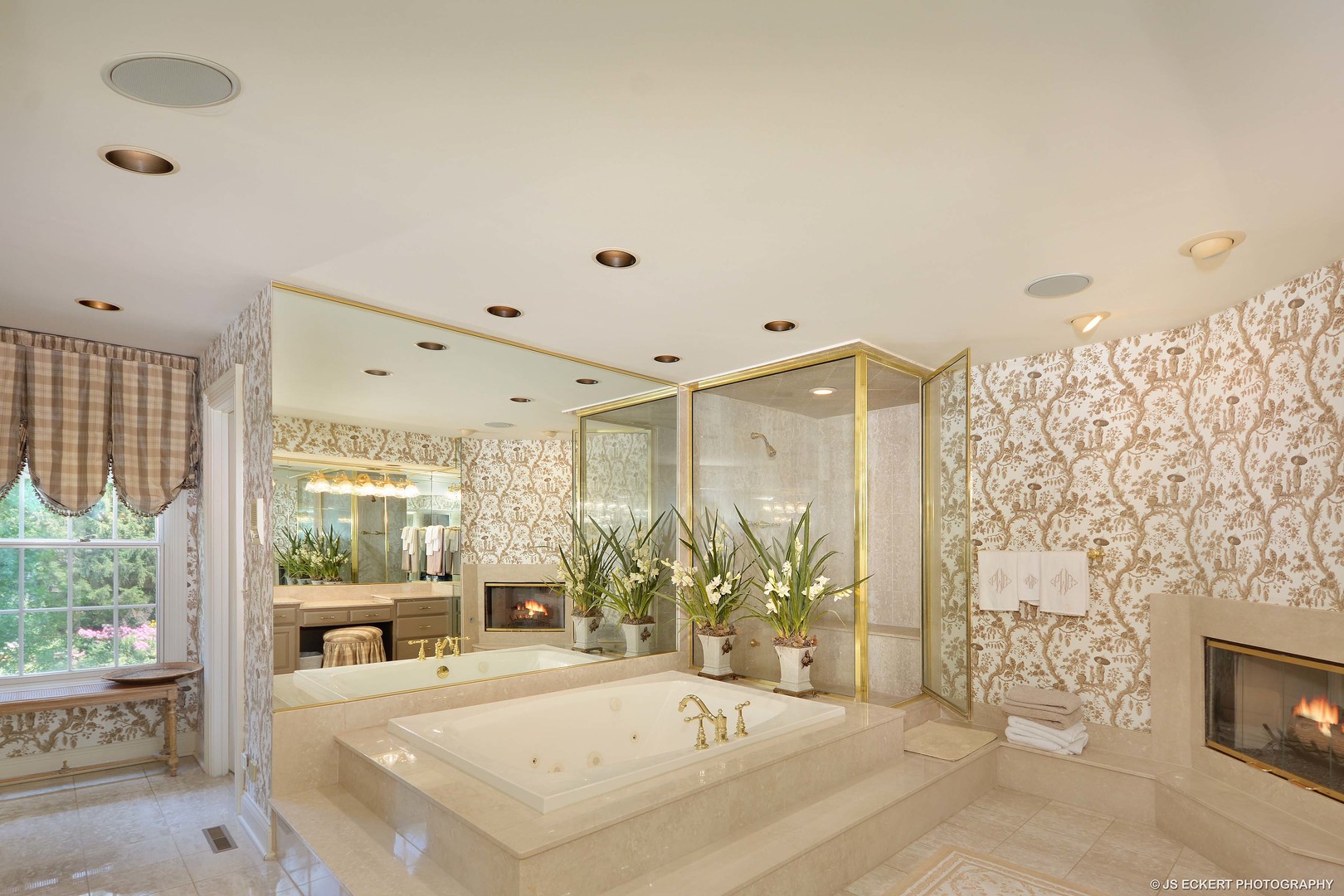 191 North Mayflower Road Lake Forest, IL 60045 - Photo 21 of 36 a large white room with a large window and chandelier