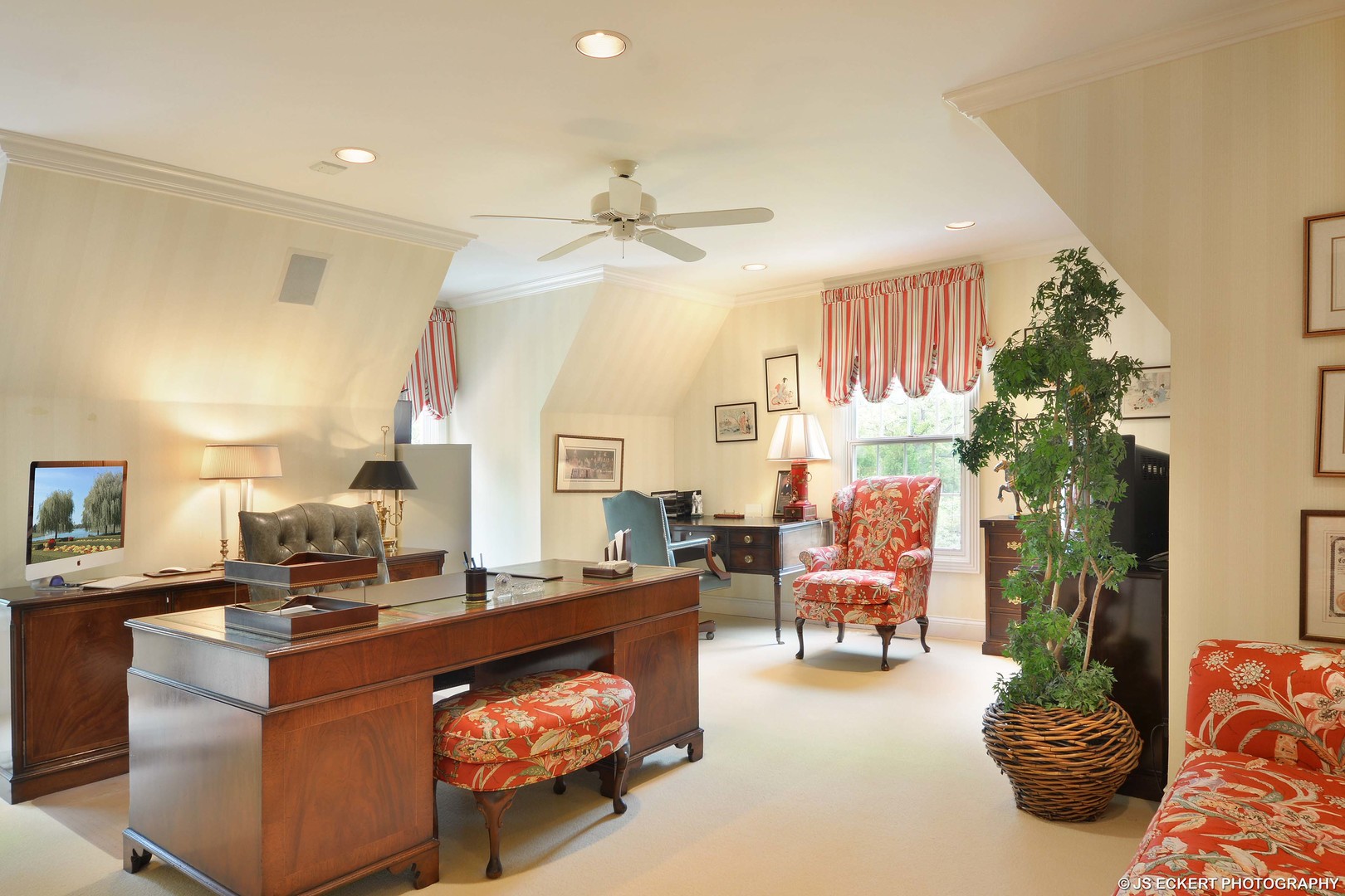 191 North Mayflower Road Lake Forest, IL 60045 - Photo 25 of 36 a living room with furniture and a chandelier