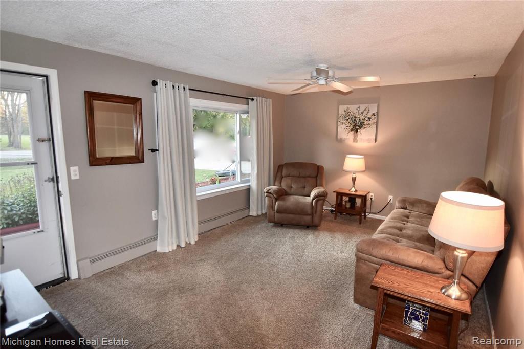 5377 Howe Road Grand Blanc, MI 48439 - Photo 4 of 22