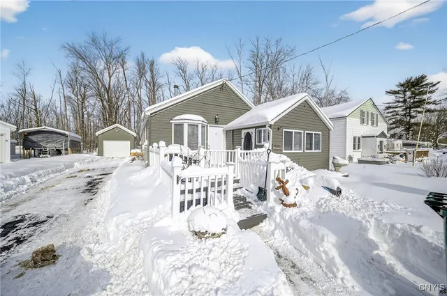 $305,000 | 507 County Rte 12, Schroeppel, NY 13132