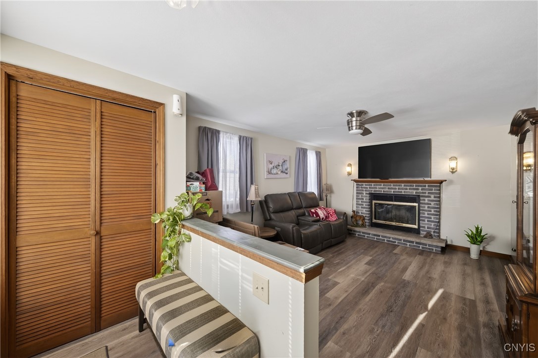 507 County Rte 12 Schroeppel, NY 13132 - Photo 10 of 50 Main living room with new LVF throughout.