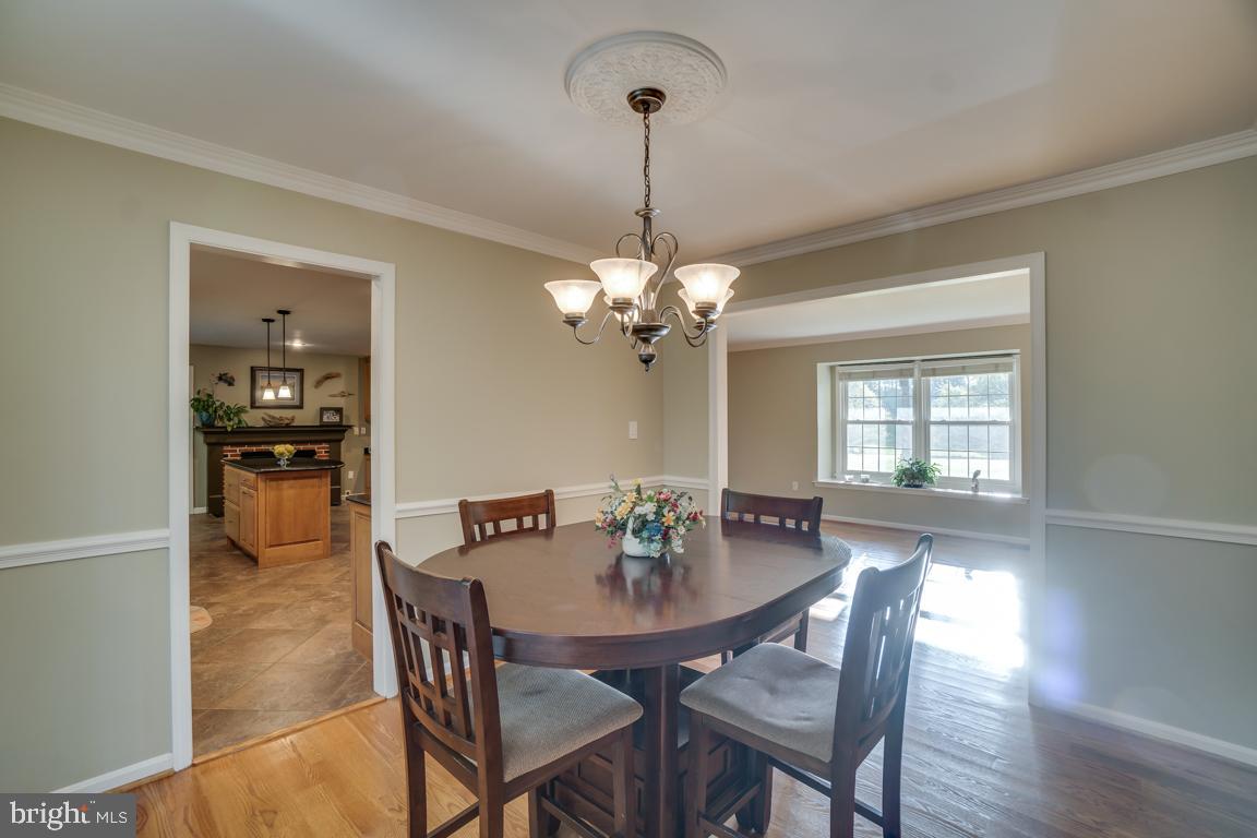 4211 High Ridge Road Haymarket, VA 20169 - Photo 18 of 50 Dining room