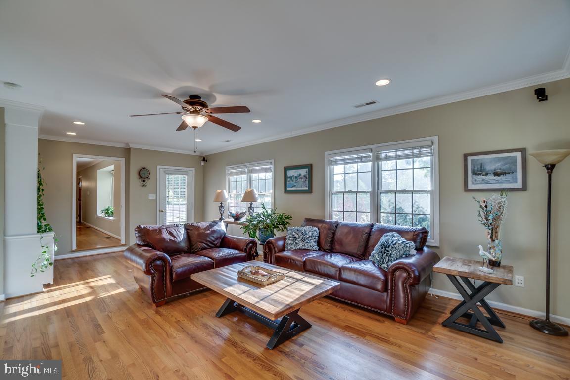 4211 High Ridge Road Haymarket, VA 20169 - Photo 22 of 50 Lots of Light!
