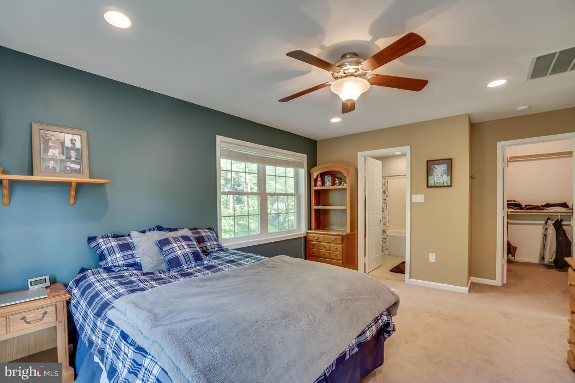 4211 High Ridge Road Haymarket, VA 20169 - Photo 34 of 50 Large suite with full bath walk in closet