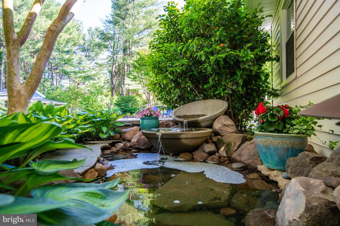 4211 High Ridge Road Haymarket, VA 20169 - Photo 6 of 50 Relax and listen to the water feature