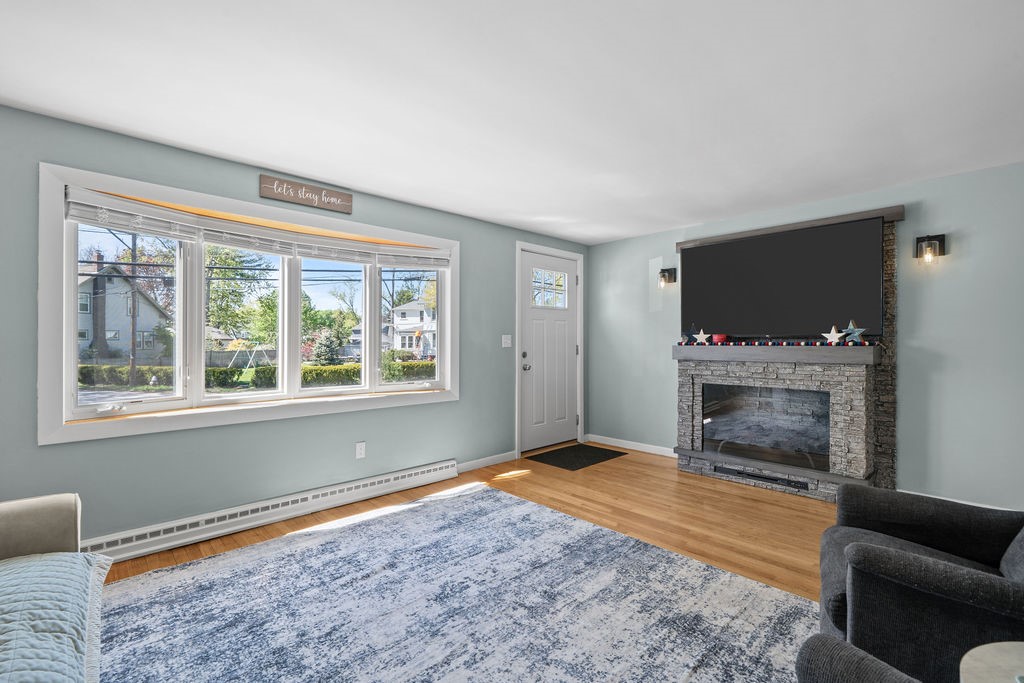 188 Fair Street Warwick, RI 02888 - Photo 11 of 33