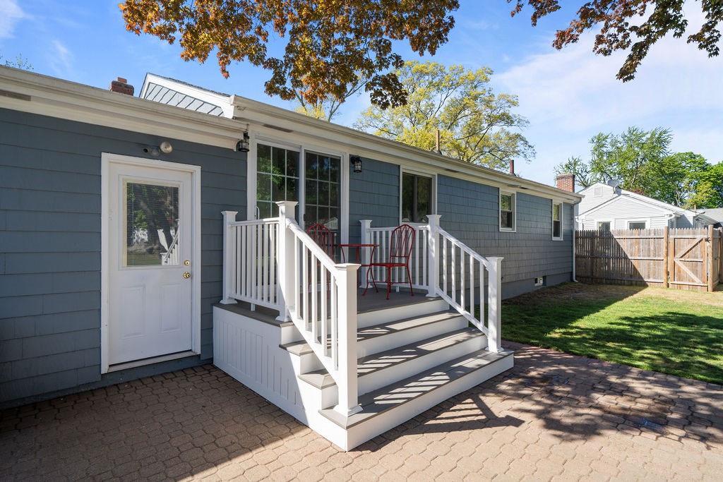 188 Fair Street Warwick, RI 02888 - Photo 5 of 33