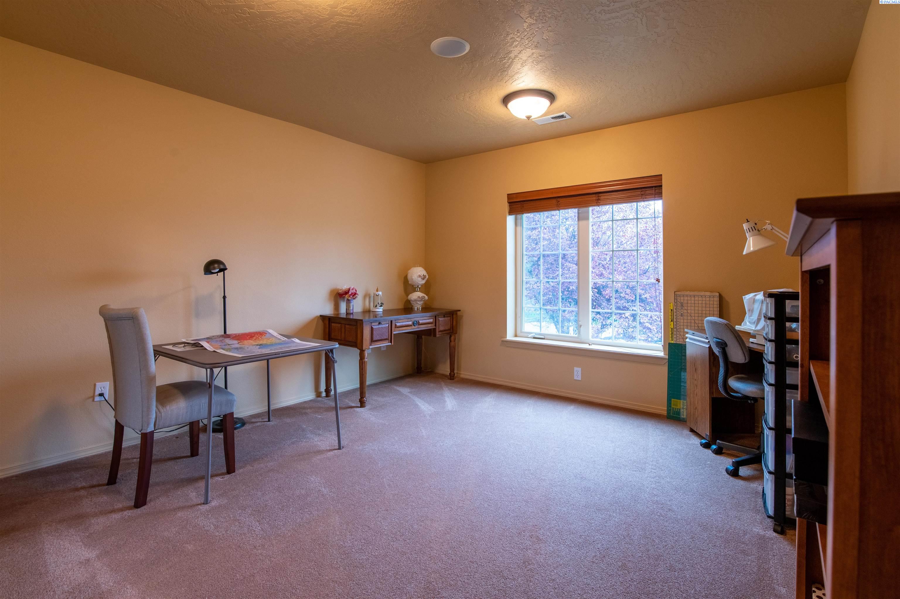 101301 East Ridgeview Drive Kennewick, WA 99338 - Photo 20 of 29 Gallery Image 20
