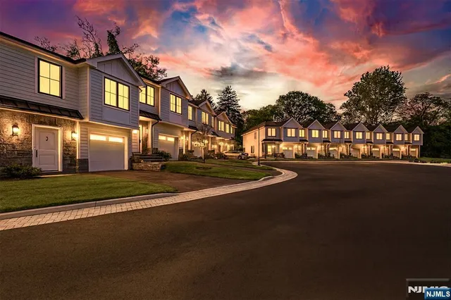 $1,199,000 | 21 Fey Place, Oradell, NJ 07649