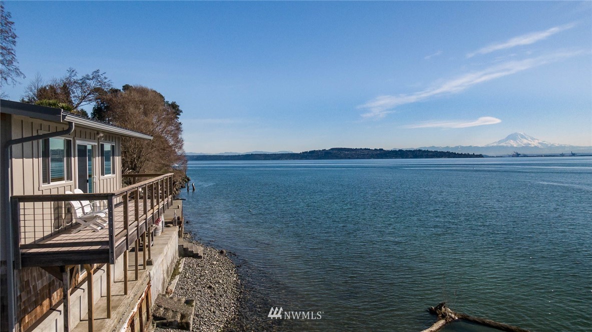12607 Southwest Bachelor Road Vashon, WA 98070 - Photo 3 of 36 Gallery Image 3