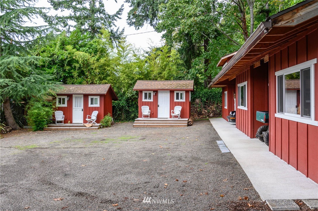12607 Southwest Bachelor Road Vashon, WA 98070 - Photo 21 of 36 Gallery Image 21