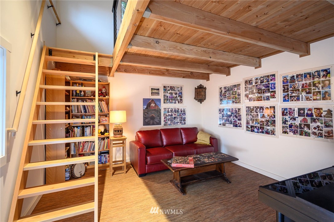 12607 Southwest Bachelor Road Vashon, WA 98070 - Photo 24 of 36 Gallery Image 24